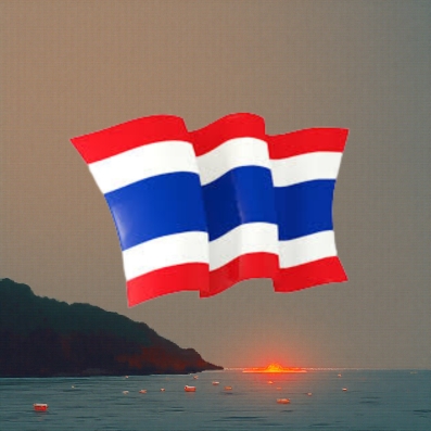 Трейдер работает с графиками бинарных опционов на ноутбуке в Таиланде, обсуждая регуляцию и налоги в 2026 году